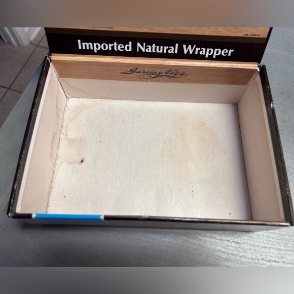 2 Vintage Cigar Boxes‎ Garcia y Vega English Coronas (in tubes) Rectangle - Picture 16 of 16